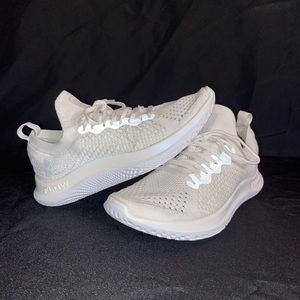 Women’s Under Armour Flow (size 8)